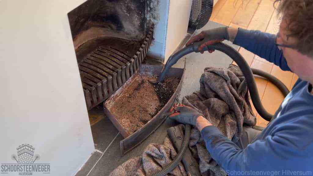 Prijs schoorsteenvegen Hilversum schouw reinigen Prijs schoorsteenvegen Hilversum schouw reinigen