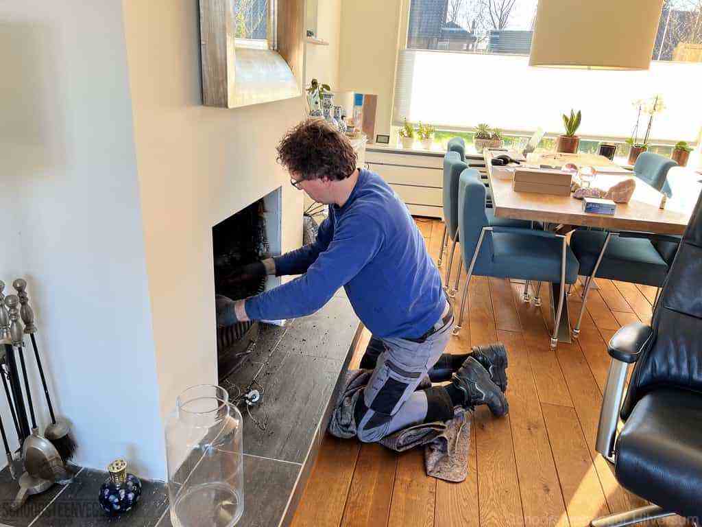 Schouwveger Hilversum kleed schoorsteenreiniger Schouwveger Hilversum kleed schoorsteenreiniger